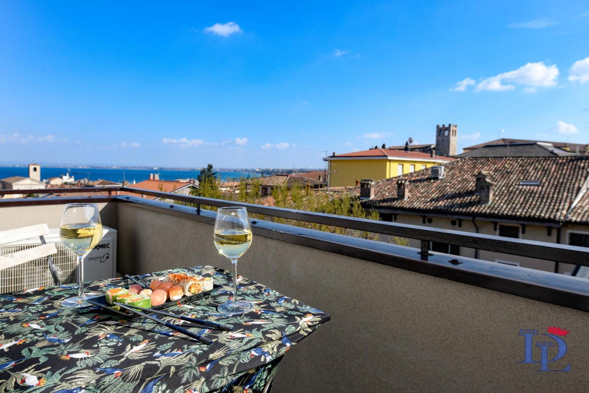 Desenzanoloft Official Partner Marriott Homes & Villas - Smiling In Desenzano Lake View Дезенцано-дель-Гарда Экстерьер фото